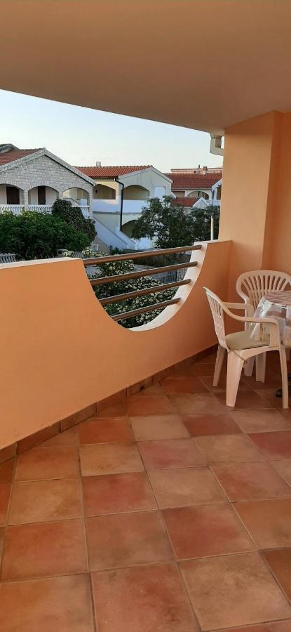 Villa Dobra Family Apartments Vir Exterior foto